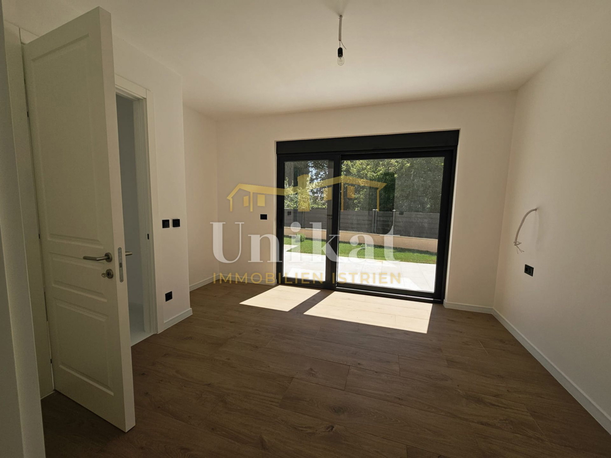 Moderna novogradnja z bazenom blizu Poreča